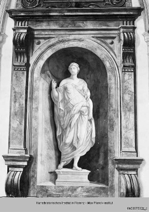 Freskenausstattung der Galleria : Dekoration der Wand an der Längsseite : Weibliche Personifikation einer Wissenschaft oder Muse (?)