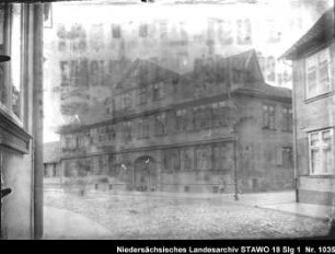 Eckhaus Neue Straße/Rosengasse (älterer Positivabzug vorhanden, Oberfläche der Platte stark geschädigt)