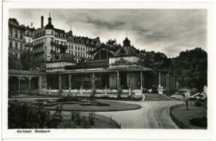 Karlsbad. Stadtpark mit Kurpavillon : Karlsbad. Kurpavillon der Parkkolonnade, auch Gartenkolonnade (1880; F. Fellner, H. Helmer) im Dvořák-Park