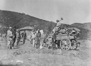 Albaner bei Übersiedlung ins Ibertal : Länderkunde | Ethnographie, Europa | Albanien