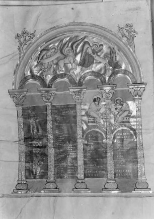 Evangeliar — Kanontafel mit Architektur, zwei Engeln, Löwe und Adler sowie zwei schreibenden Evangelisten, Folio 6verso