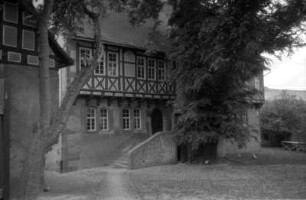 Steinau an der Straße, Brüder-Grimm-Straße 80. Museum Brüder-Grimm-Haus (ehem. Amtshof). Eingangsseite