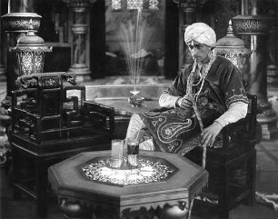 Das indische Grabmal, Teil 1 - Die Sendung des Yoghi Das indische Grabmal (2 Teile)