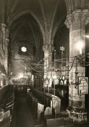 Prag. (Praha-Josefov/Tschechien). Josefstadt. Sogenannte Altneu-Synagoge (1270). Innenansicht des zweischiffigen gotischen Raumes
