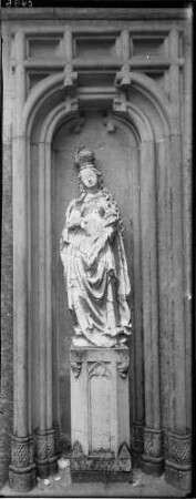 Kloster Lichtental Verbindungsbau (Brücke) zwischen Kirche und Fürstenkapelle Figur Madonna (15. Jahrhundert)