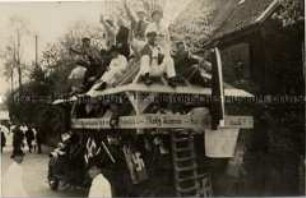 Festwagen der Zimmermannsinnung am 1.Mai