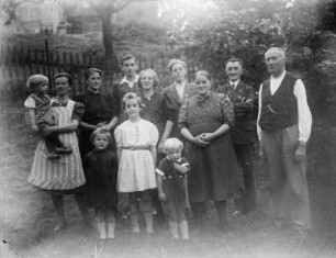 Mittelsachsen, Familienportrait : Mittelsachsen. Gruppenbild einer Familie