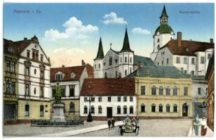 Meerane. Bismarckplatz mit PKW