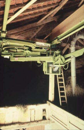 Greiferanlage in Altgebäude in außermittiger Gebäude-Anordnung