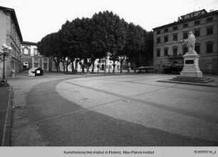 Piazza Napoleone, Lucca