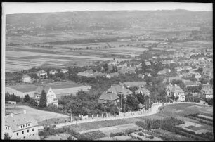 Cossebaude. Blick auf die Weinbergstraße