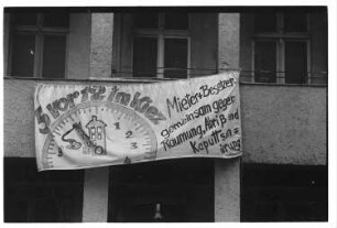 Kleinbildnegative: Besetztes Haus, Winterfeldtstr. 36, 1983