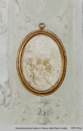 Stuckreliefs mit Puttendarstellungen : Putto mit Schalmei