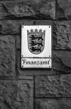 Freiburg: Schild; Finanzamt Freiburg