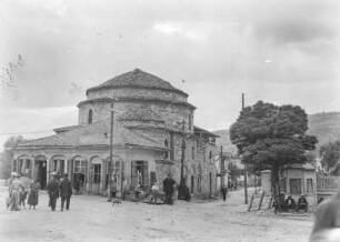 Gebäudeansicht : Gebäude an einer Straße.