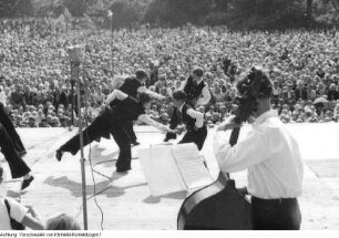 Dresden, Pionierpalast "Walter Ulbricht", Ensemble der Jungen Pioniere, 1953