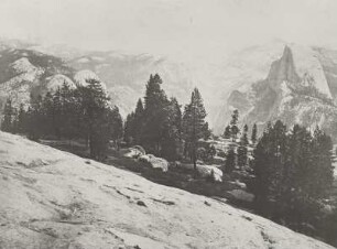 Gebirgslandschaft (Yosemite-Valley mit Half Dome, Kalifornien/USA)