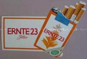 Werbeaufkleber für "Ernte 23"-Zigaretten