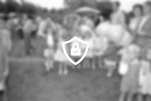 Kleingärtnerverein Fuhlenstegen e.V.: Rümpeler Weg / Finkenweg: Garten- und Kinderfest: Kinder und Frauen: rechts Luftballons