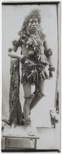 Exhibition mannequin decorated with objects from the Chamacoco ("Osiuta players")