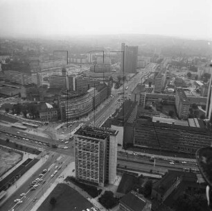 Kreuzung Bahnhofstraße und Karl-Marx-Allee (Brückenstraße) in Chemnitz : Blickrichtung Westen