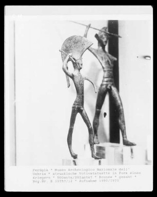etruskische Votivstatuette in Form eines Kriegers