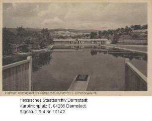 Reichelsheim im Odenwald, Freibad / Blick über leeres Schwimmbecken