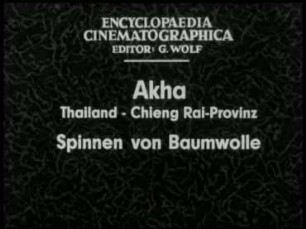 Akha (Thailand, Chieng Rai-Provinz) - Spinnen von Baumwolle