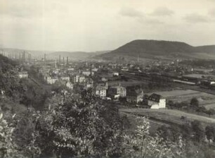 Blick von Zechels Höhe über Freital zum Windberg : Blick vom Weinberg (Weinbergsiedlung) über das Grütznerviertel Deuben