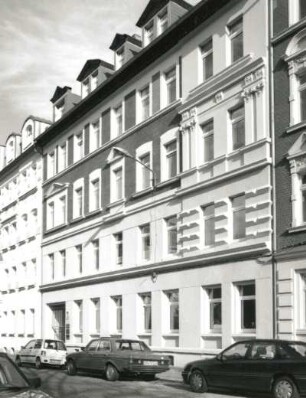 Leipzig-Lindenau, Helmholtzstraße 19. Wohnhaus. Um 1900. Straßenansicht
