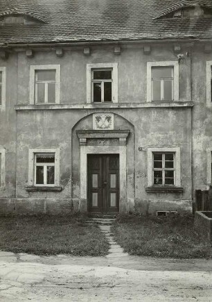 Fleischerhandwerkszeichen an Wohnhaus, Lohmen