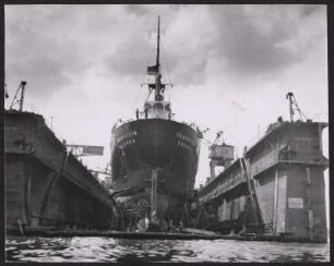 Das Schiff "Trauenstein" im Trockendock