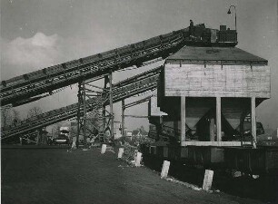 "Trümmerverwertung" (aus der Serie "Hamburg als Industrieplatz")