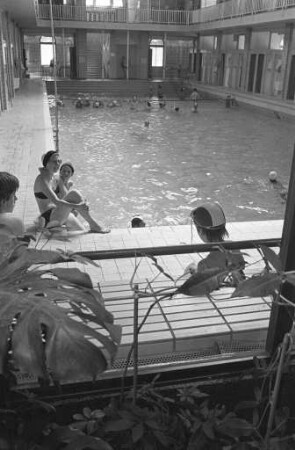 Badebetrieb im Vierordtbad