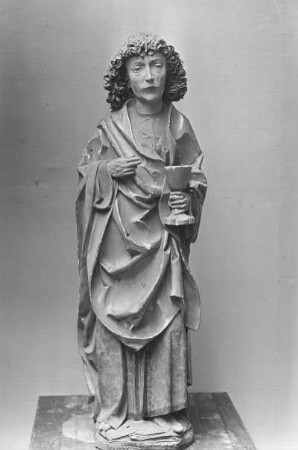 Johannes der Evangelist vom Schrein eines Flügelaltars