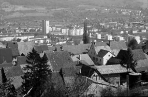 Lörrach, Tüllingen: Von Tüllingen (alte Dächer) auf Stetten und Grenze