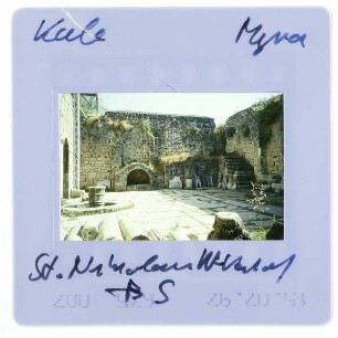 Demre, Myra (antike Stadt),Demre, Myra, St. Nikolaus-Kirche : Westvorhof, von Süden