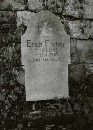 Grabmal des Kriegsgefallenen Erich Fischer (gestorben 1916)