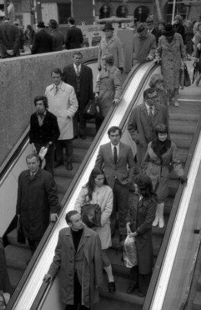 München: Rolltreppe [Stachus], seitlich