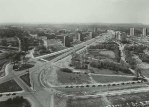 Dresden. Blick vom Rathausturm nach Süden auf die Christianstraße und Prager Straße : Dresden, Georgplatz
