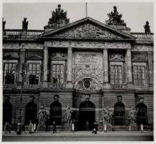 Berlin, Zeughaus, Portal