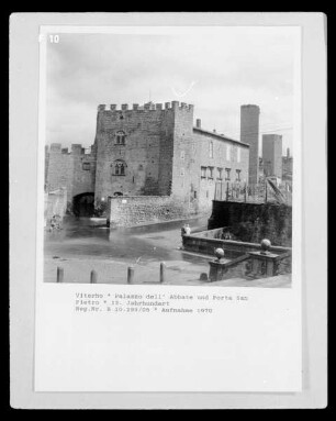 Palazzo dell'Abbate & Porta San Pietro