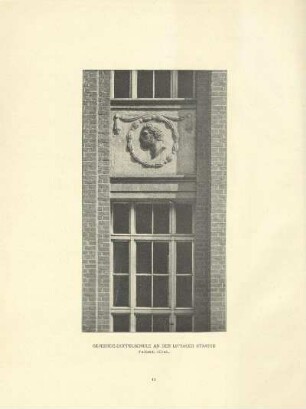 Gemeinde-Doppelschule an der Littauer Strasse. Fassade, Detail