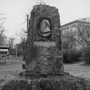 Jahn-Denkmal; Eschwege, An den Anlagen