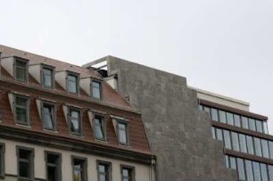 Dresden-Altstadt, An der Frauenkirche 1-3. Wohn- und Geschäftshäuser. Dächer
