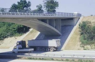Überf. LIO 71 über A 99 bei Eisenberg, """Thüringer Tor"""