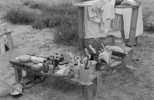 1. Zentrales Pionierlager "Georgi Dimitroff" in Prora auf Rügen : Reinigungsutensilien