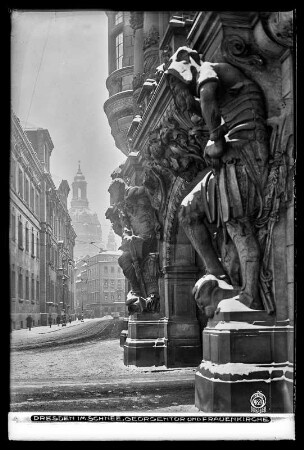 Dresden im Schnee, Georgentor und Frauenkirche