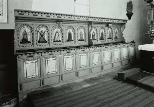 Stolzenhain an der Röder, Dorfkirche, Gestühl im Chor