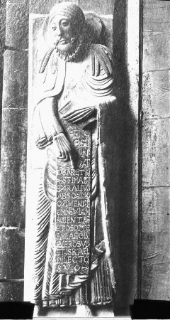 Cremona, Dom S. Maria Assunta, Westfassade, Hauptportal, Türrahmung: Prophet
